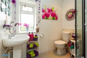 En-suite- click for photo gallery
